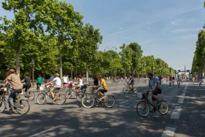 150399-journee-sans-voiture-a-paris-les-quartiers-interdits-a-la-circulation