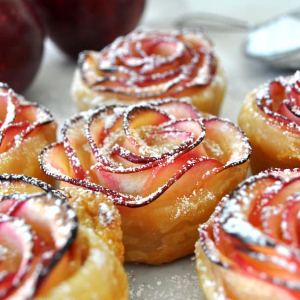 Beautiful-Rose-Shaped-Dessert-Made-With-Delicious-Apple-Slices-Wrapped-In-Crispy-Puff-Pastry2__880