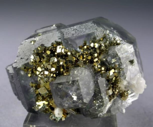 Fluorite, quartz et de la pyriteFluorite, quartz et de la pyrite