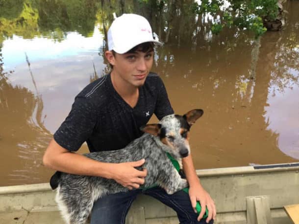 dad-son-save-dogs-flood-texas-1