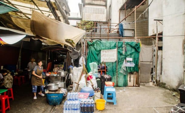Marchands-de-poissons-du-centre-commercial-Thailande