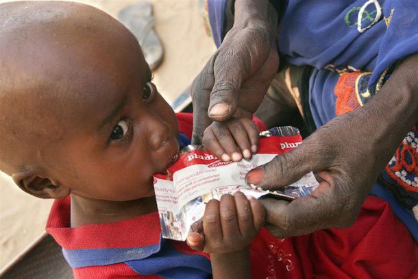 plumpy-nut-malnutrition-enfants-afrique-01