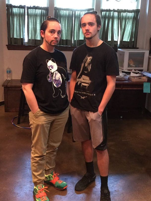 maman s'est déguisée en son fils pour Halloween