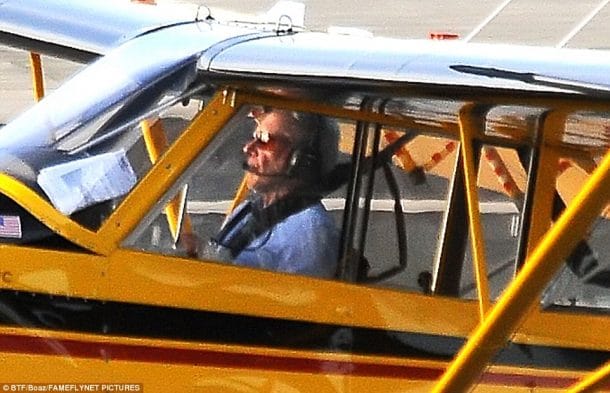 Harrison ford dans son aéronef