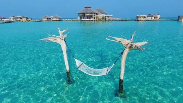 l'île de Medhufaru abrite le Soneva Jani, un hôtel de luxe avec des toboggans