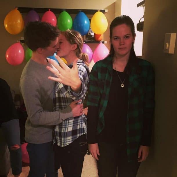 Célibataire parmi les couples