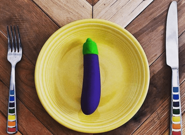 emoji aubergine