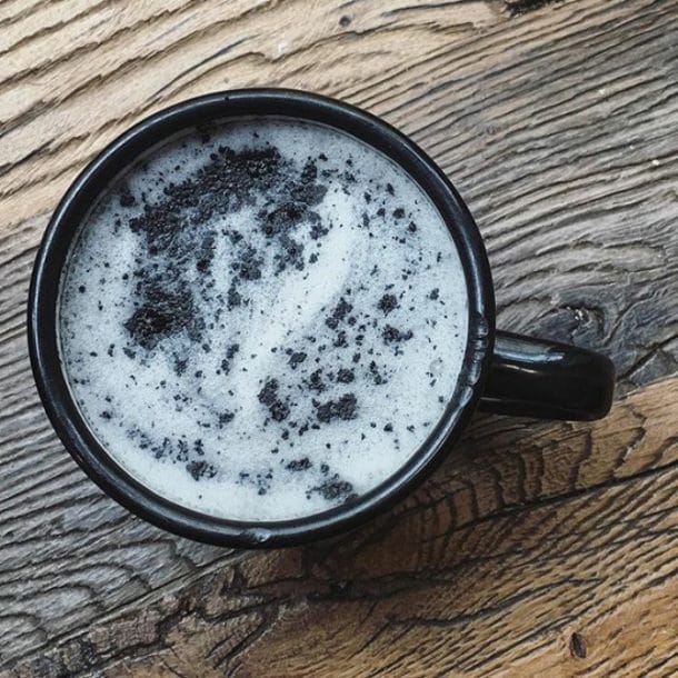 latte noir au charbon