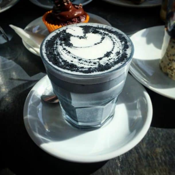 Goth Latte charbon végétal