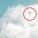 il saute depuis un drone