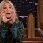 Kaley Cuoco chante le générique de The Big Bang Theory