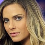 clara morgane topless tour eiffel