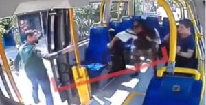 femme gifle bus turquie