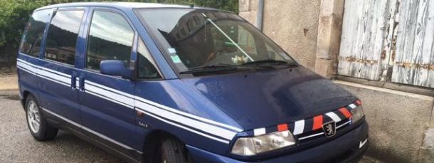 vehicule de police factice