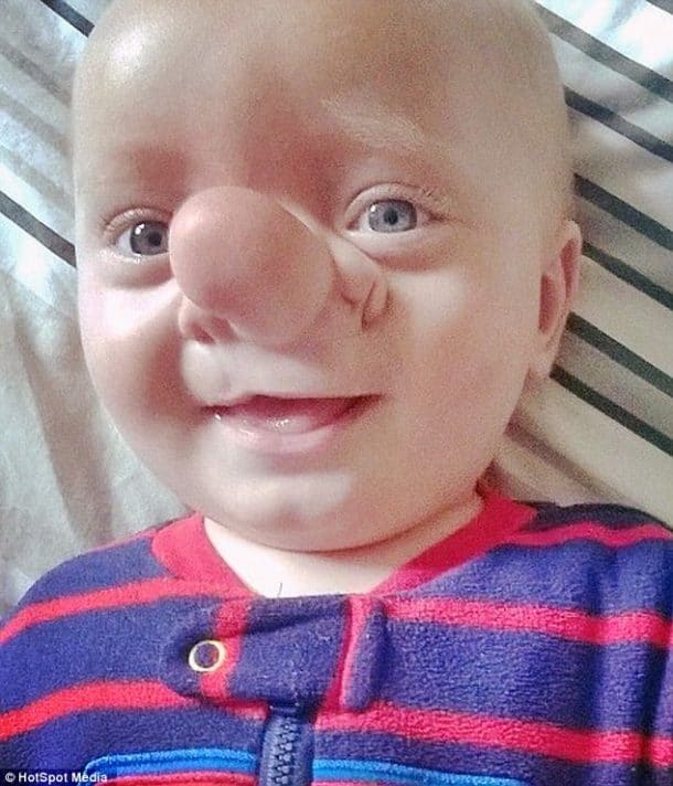 Le Bebe Pinocchio Est Ne Avec Son Cerveau Dans Le Nez Le Bebe Pinocchio Est Ne Avec Son Cerveau Dans Le Nez