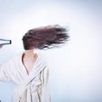 se laver les cheveux