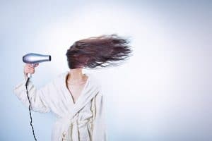 se laver les cheveux
