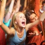 elle crie à un concert des One Direction