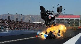 course dragster voiture explose