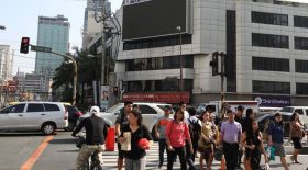 film porno diffusé dans un panneau publicitaire