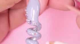 ongles tire bouchon