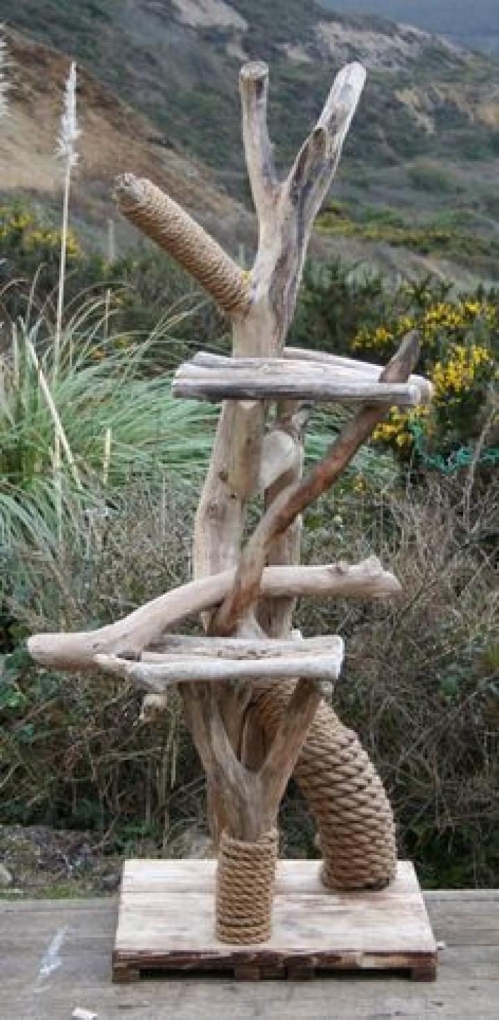 arbre à chat en bois flotté