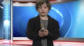 cet enfant présente un bulletin météo à la télé et c'est hilarant