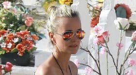 Le cadeau symbolique que Laeticia, Jade et Joy ont déposé sur la tombe de Johnny Hallyday