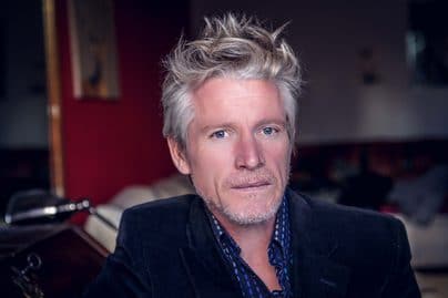 Niels Dubost - taxi -film - bras droit