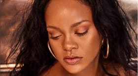 rihanna décolleté
