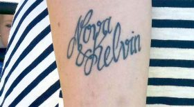 tatouage raté elle change le nom de son fils