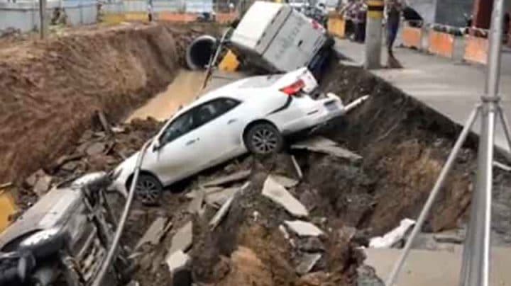 trou crevasse accident route s'ouvre