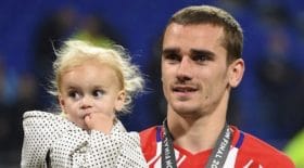 La fille d'Antoine Griezmann, Mia ,est la première supportrice des Bleus !