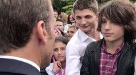 le jeune homme recadré par Emmanuel Macron vit un enfer