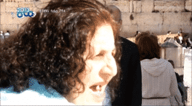 Cette femme ne sait pas qu'elle interrompt un direct