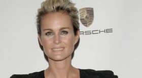 Laeticia ne retournera pas en métropole