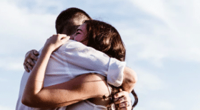 mariage, amis, promesse, célibaitaires, 50 ans