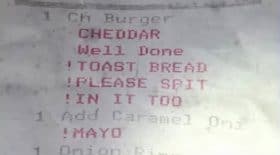 ticket de caisse restaurant cracher dans burger