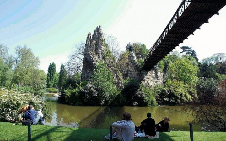 eclipse parc buttes chaumont