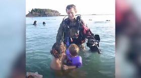 Il fait une magnifique surprise à sa famille