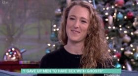 Cette femme a des relations sexuelles avec des fantômes depuis une dizaine d'années...