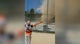 Cette tornade a ruiné un match de base-ball