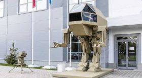 robot kalashnikov droïde foire des armes moscou