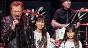 Mickey Rourke rend hommage à Johnny Hallyday