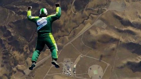 saut sans parachute chute libre record
