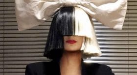 Sia sans sa perruque dévoile son vrai visage
