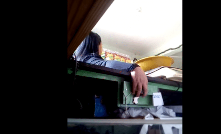 Cette voleuse se fait attraper par un piège à souris