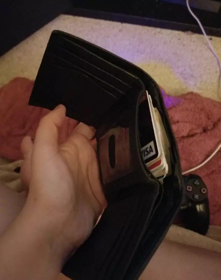 un porte-feuille assez particulier