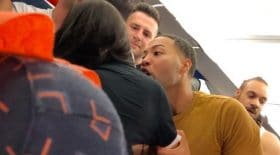 Bagarre dans un avion vers Ibiza.