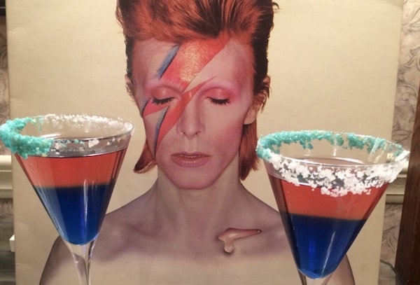 Un bar à cocktails David Bowie